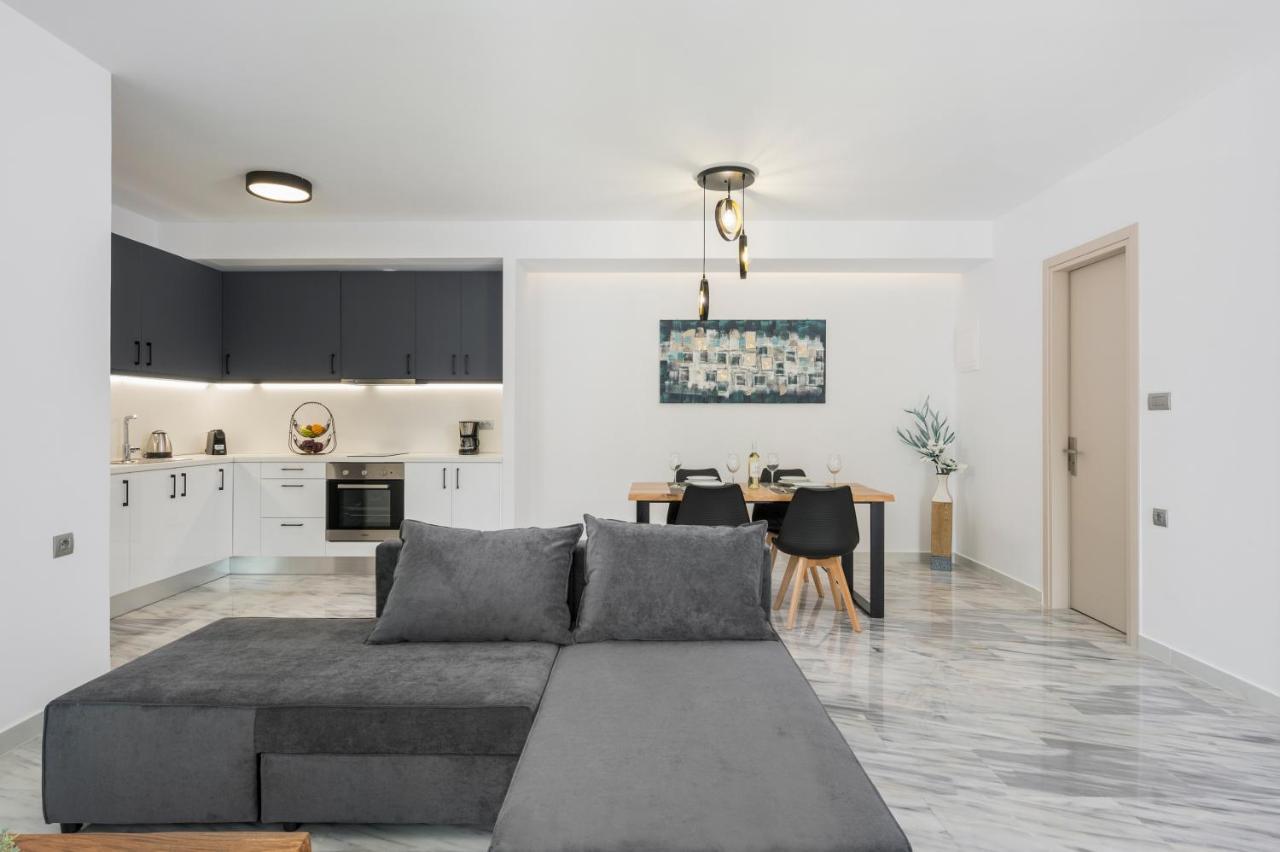 Quarters Luxury Apts Chrissi Akti Chania Exterior foto