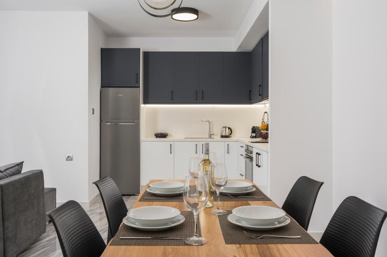 Quarters Luxury Apts Chrissi Akti Chania Exterior foto