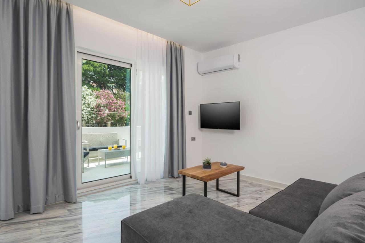 Quarters Luxury Apts Chrissi Akti Chania Exterior foto