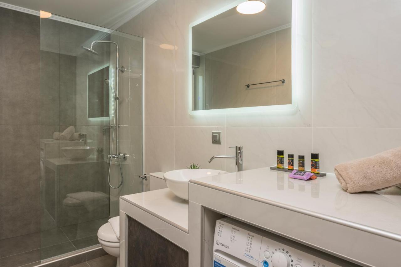 Quarters Luxury Apts Chrissi Akti Chania Exterior foto