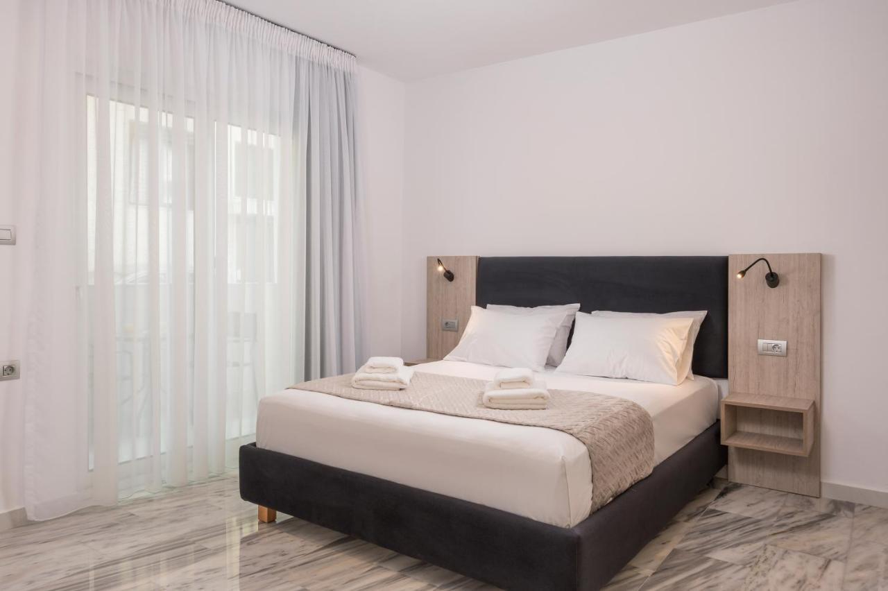 Quarters Luxury Apts Chrissi Akti Chania Exterior foto
