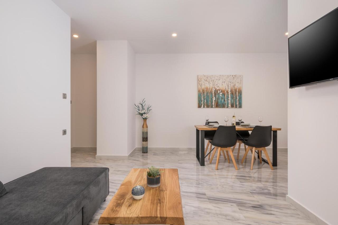 Quarters Luxury Apts Chrissi Akti Chania Exterior foto