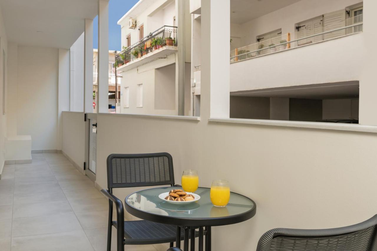 Quarters Luxury Apts Chrissi Akti Chania Exterior foto