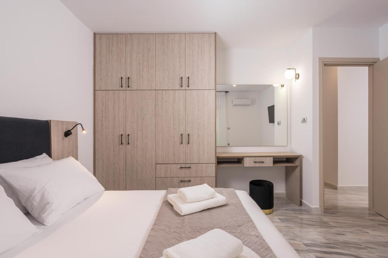 Quarters Luxury Apts Chrissi Akti Chania Exterior foto