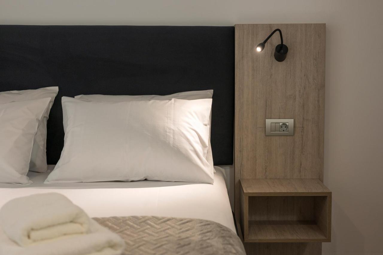 Quarters Luxury Apts Chrissi Akti Chania Exterior foto
