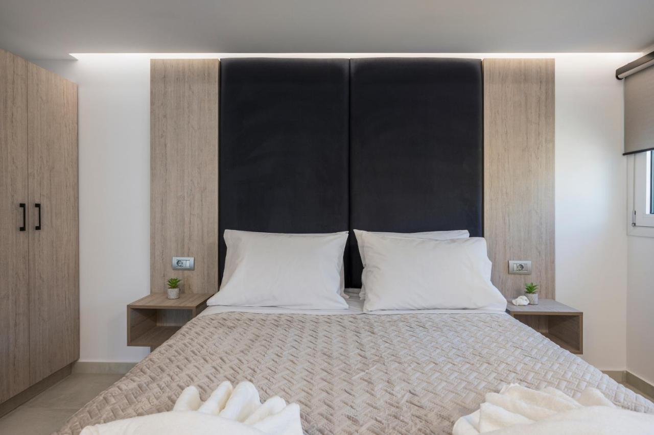 Quarters Luxury Apts Chrissi Akti Chania Exterior foto
