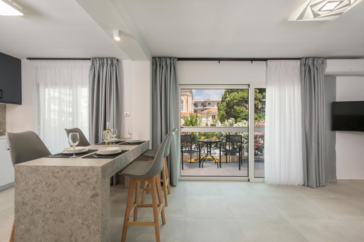 Quarters Luxury Apts Chrissi Akti Chania Exterior foto