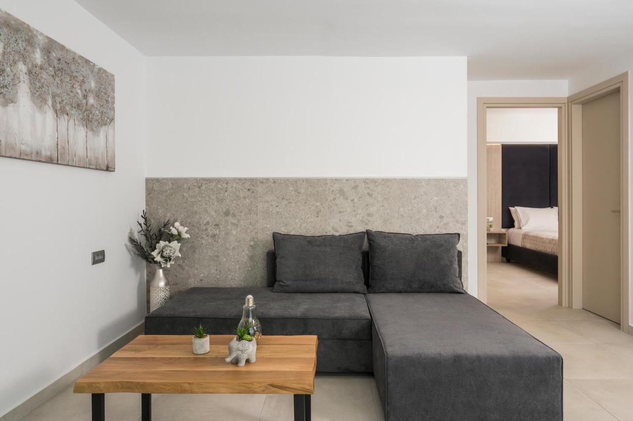 Quarters Luxury Apts Chrissi Akti Chania Exterior foto