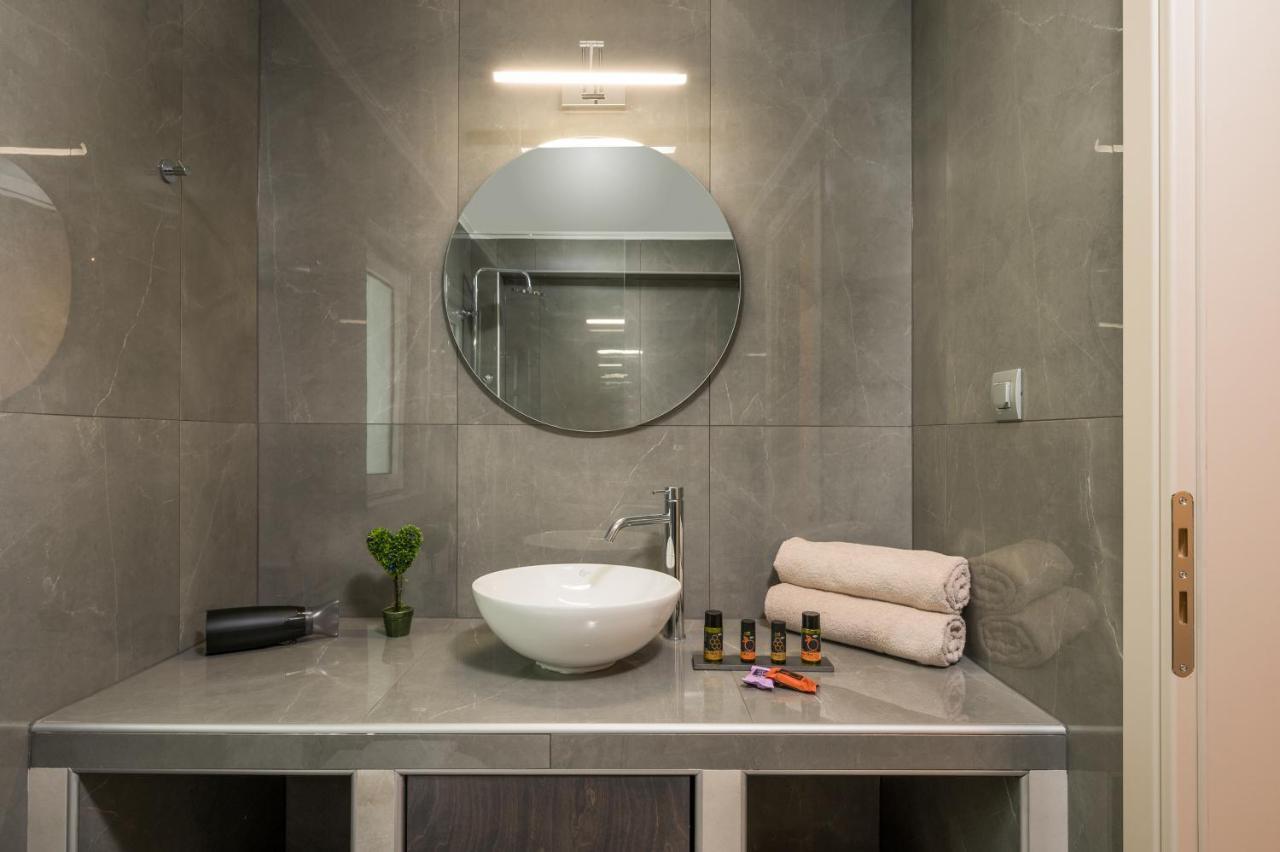 Quarters Luxury Apts Chrissi Akti Chania Exterior foto