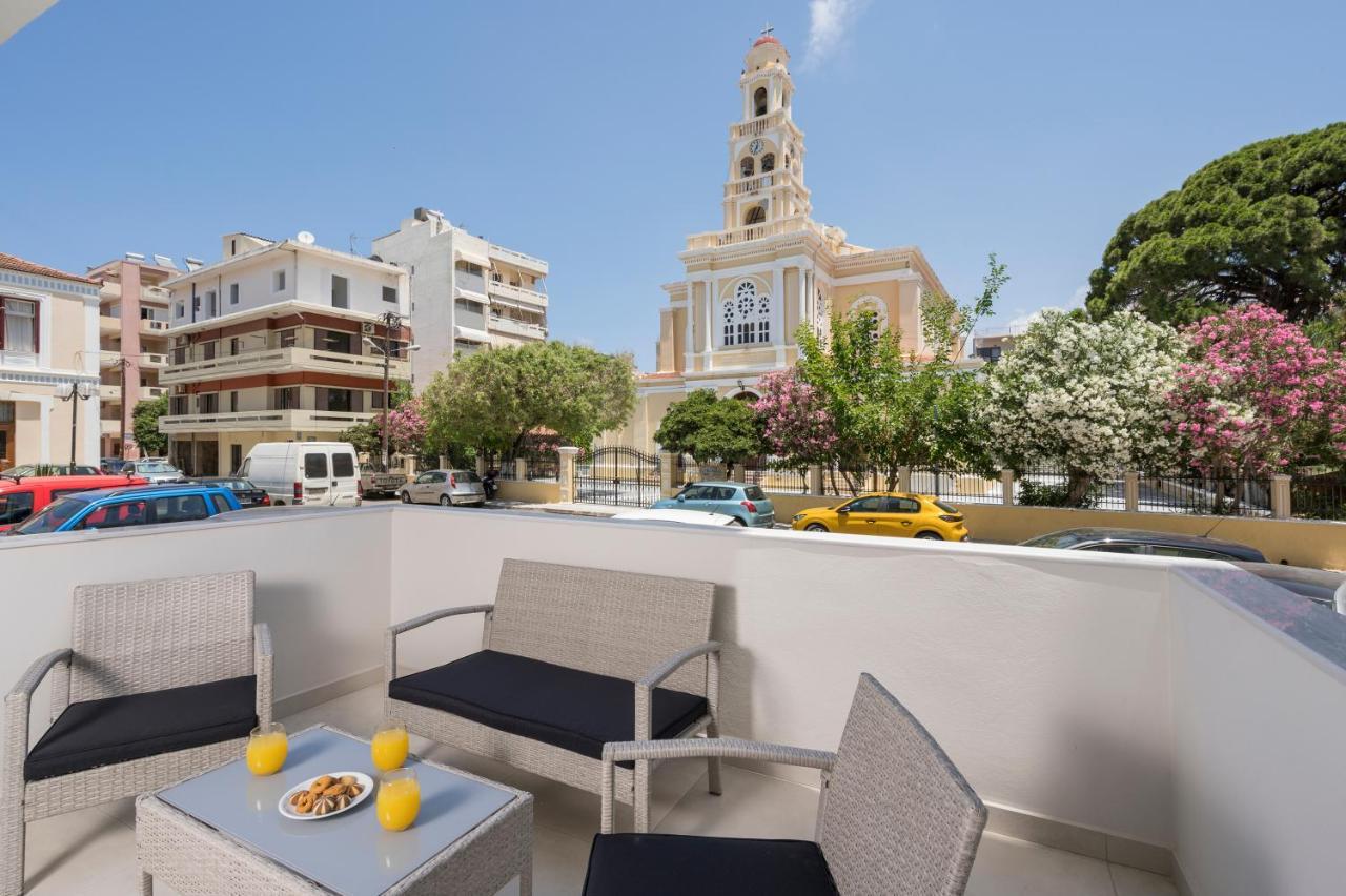 Quarters Luxury Apts Chrissi Akti Chania Exterior foto